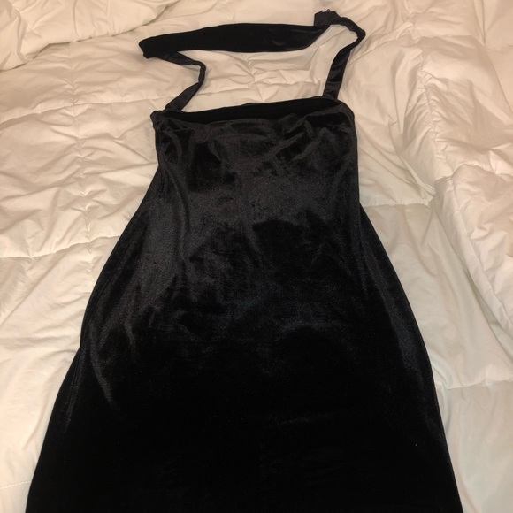 Tobi black velvet strapless dress choker attached - Picture 5 of 6